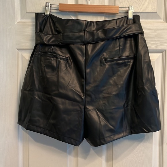 Fashion Original Design brand size 2X shorts- NWT - Picture 2 of 4